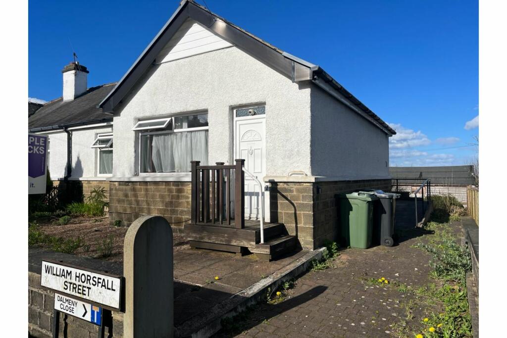 2 bedroom bungalow for sale in William Horsfall Street, Huddersfield, HD4