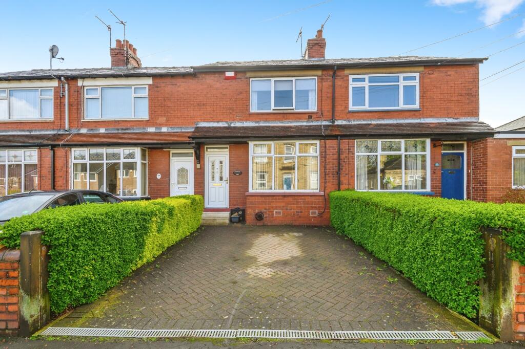 2 bedroom terraced house for sale in Rastrick Common, Brighouse, HD6