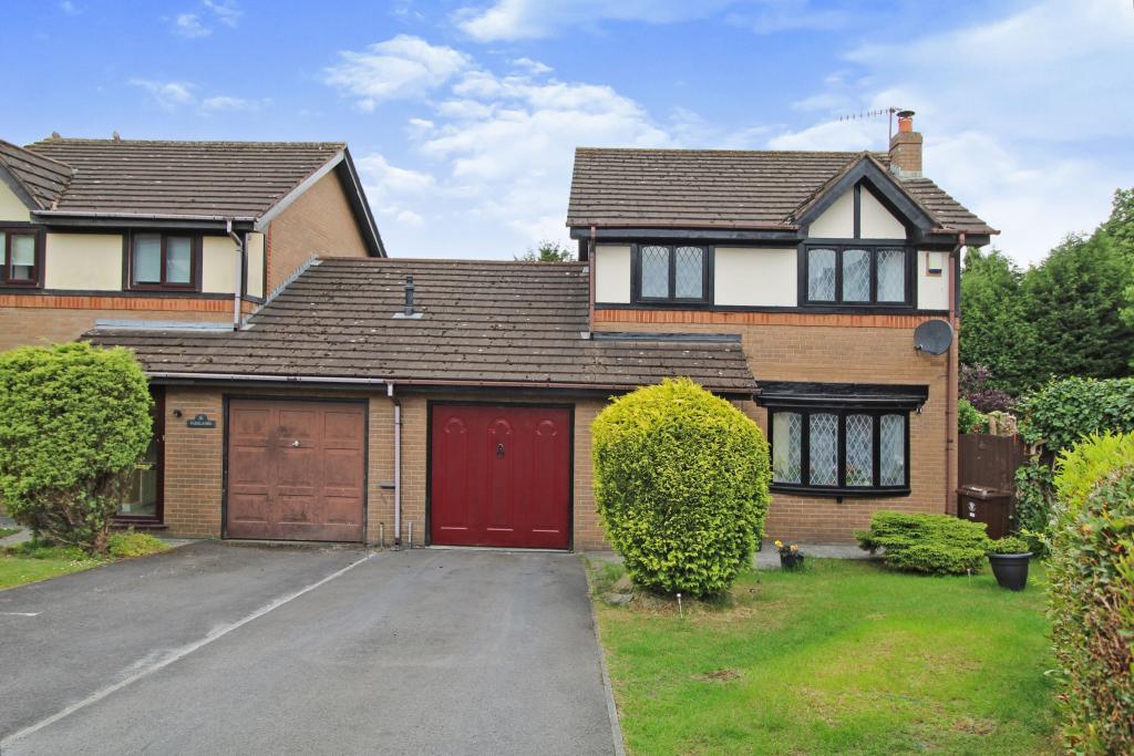 3 bedroom link detached house for sale in Parklands, Skelmersdale, WN8