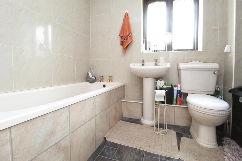 3 bedroom link detached house for sale in Parklands, Skelmersdale, WN8
