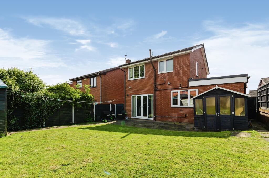 4 bedroom detached house for sale in Woolton Close, AshtonIn