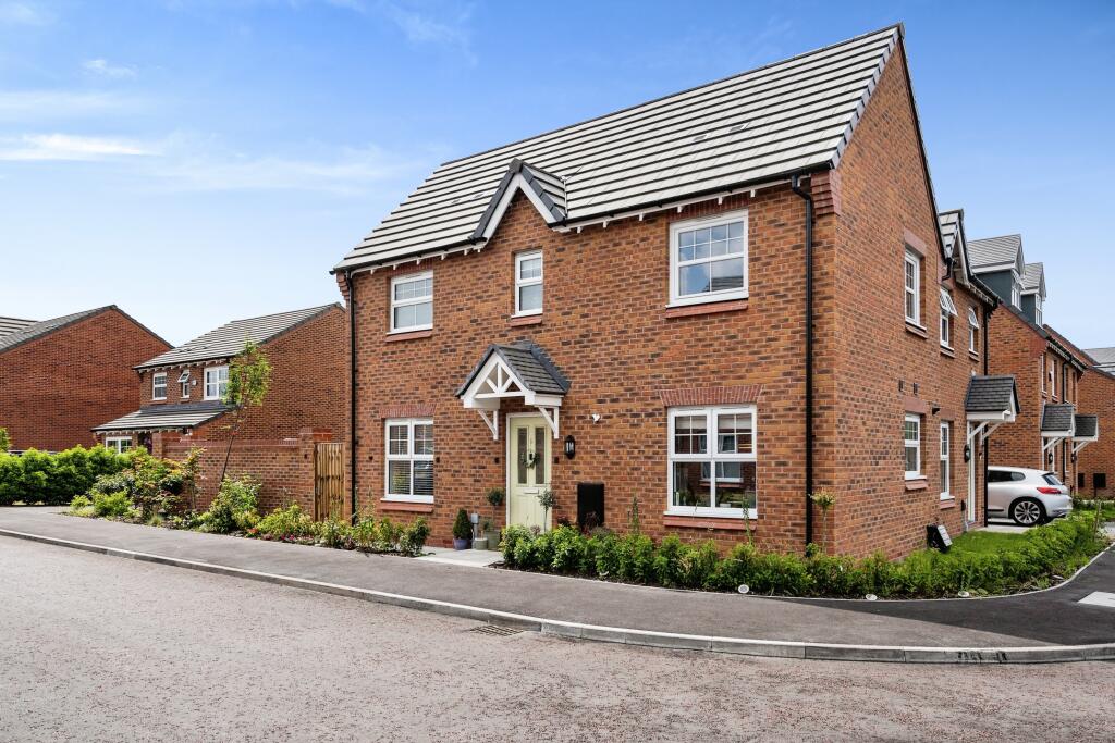 3 bedroom semidetached house for sale in Barley Close, Aspull, Wigan, WN2