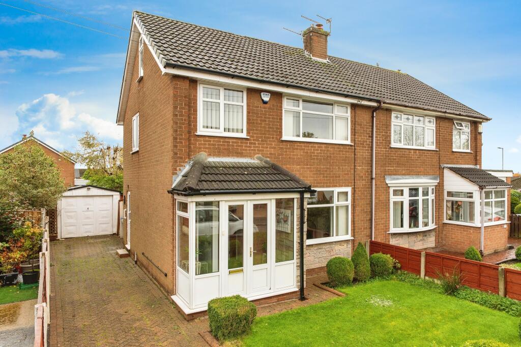 3 bedroom semidetached house for sale in Arnside Road, Hindley, Wigan, WN2