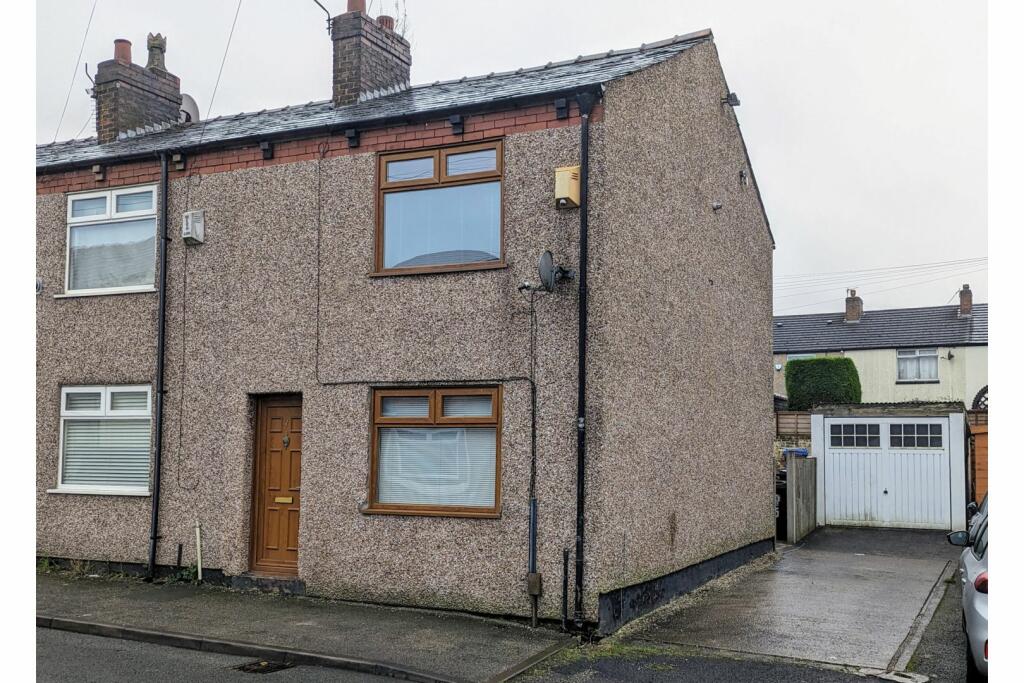 2 bedroom terraced bungalow for sale in Hindley Mill Lane, Wigan, WN2