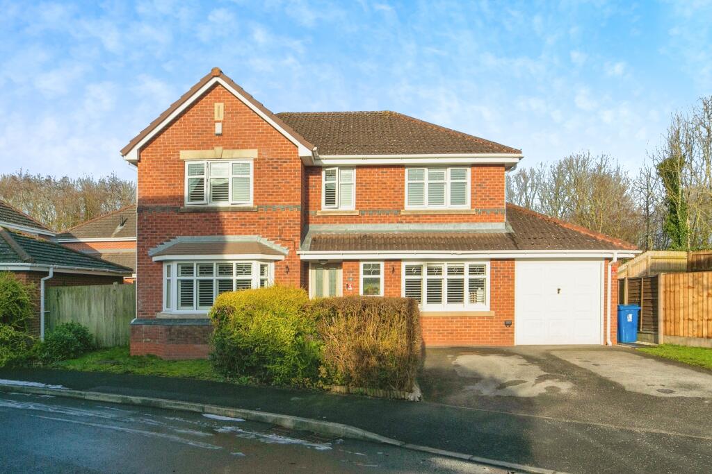 4 bedroom detached house for sale in Croyde Close, Wigan, WN2
