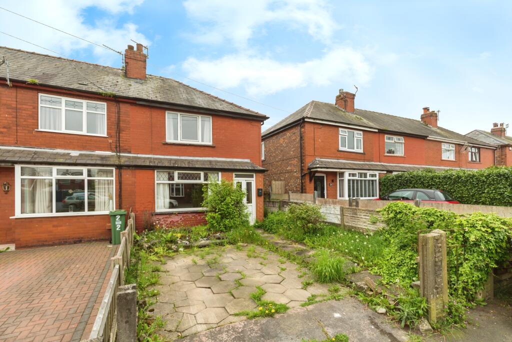 3 bedroom end of terrace house for sale in Shevington Moor, Wigan, WN6