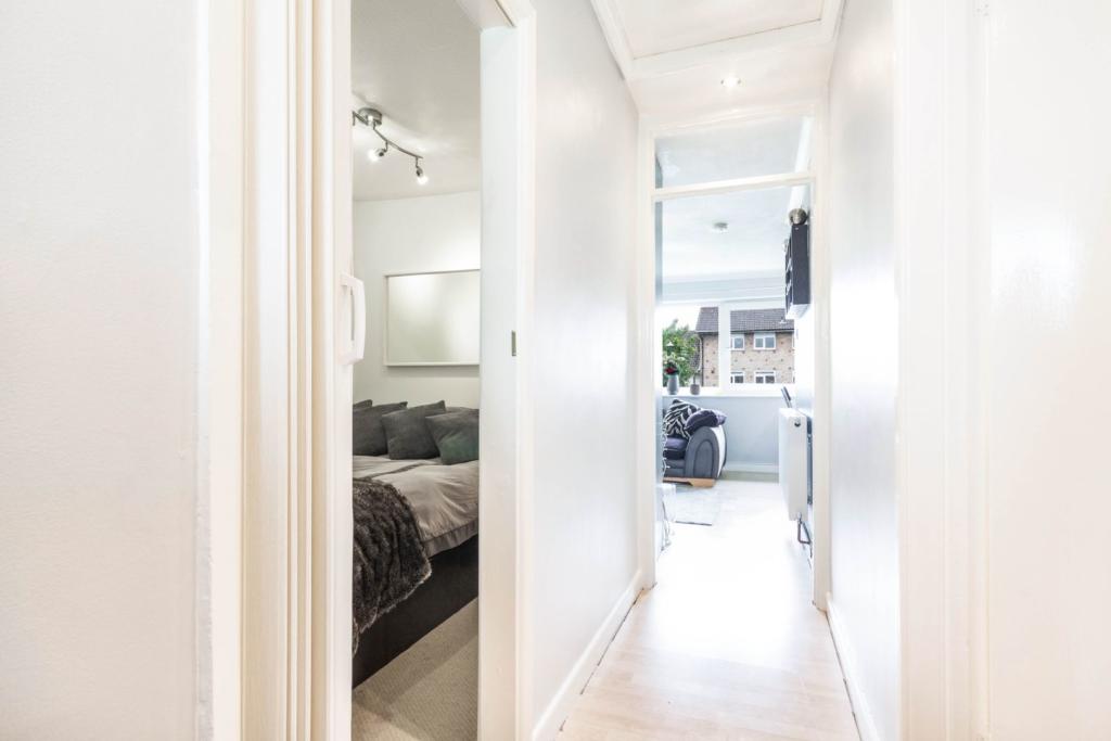 1 bedroom flat for sale in Stanley Road, Sutton, SM2