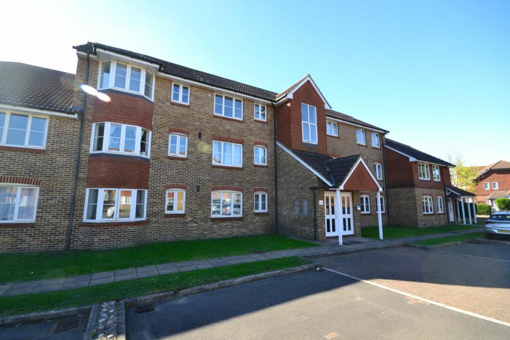 2 bedroom ground floor flat for sale in Caraway Place, Wallington, SM6