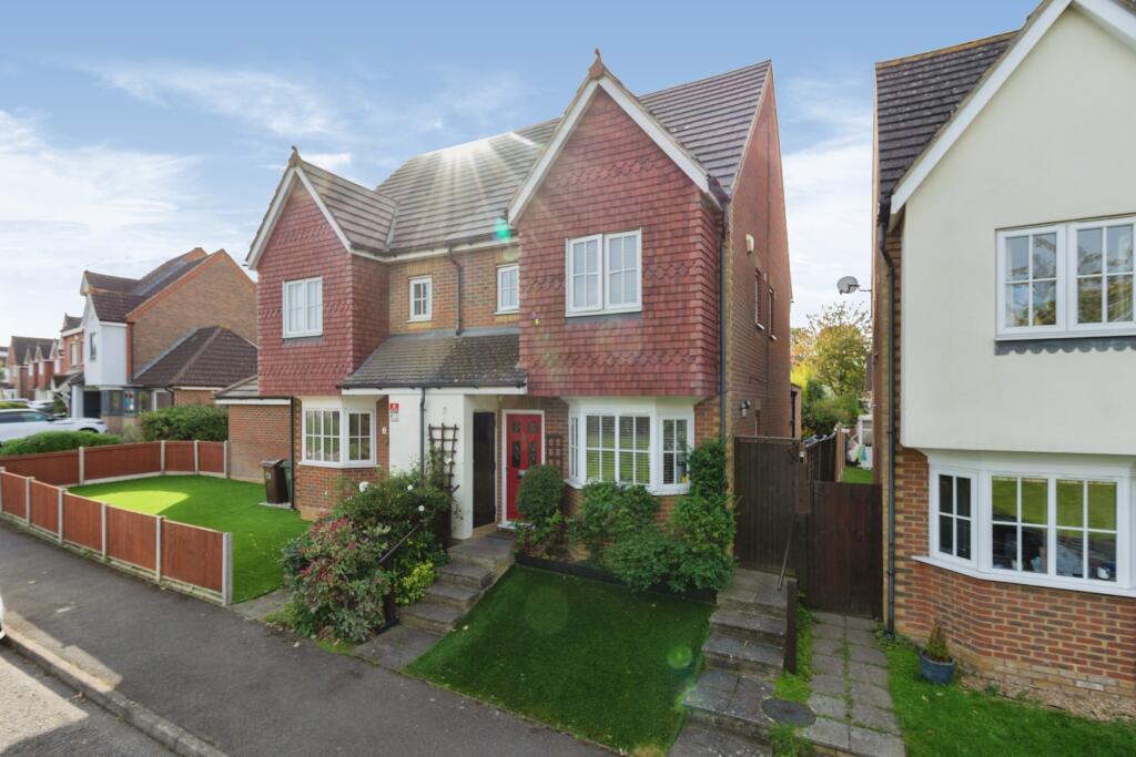 3 bedroom semi-detached house for sale in Shearwater Road, Cheam ...