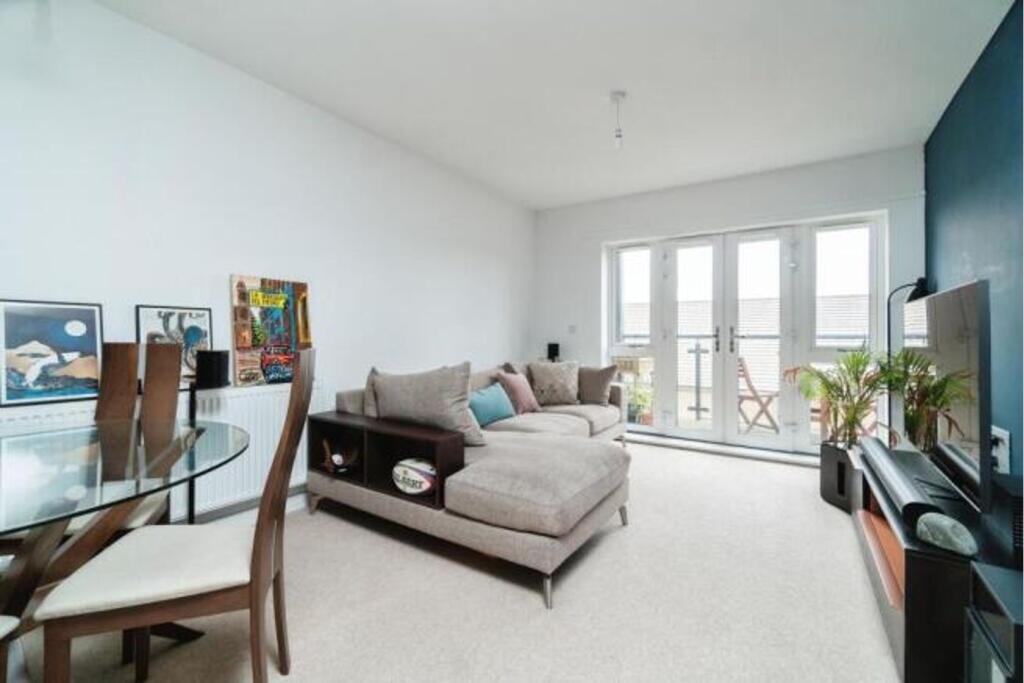 Main image of property: 40 Hackbridge Road, Wallington, SM6