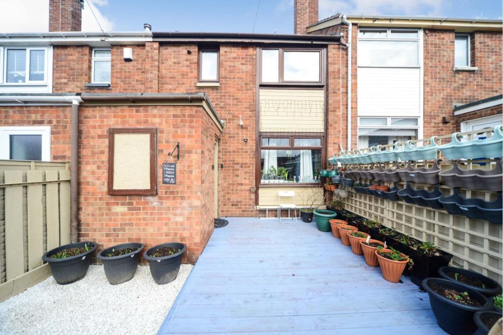 2 bedroom terraced house for sale in Ferniehill Square, Edinburgh, EH17