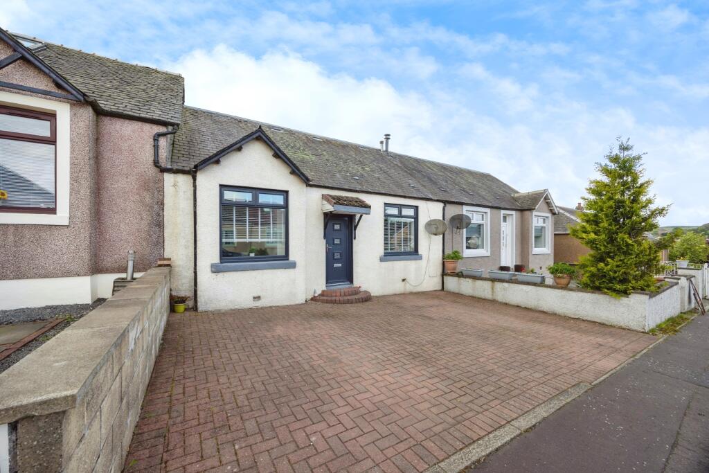 4 bedroom terraced house for sale in Harthill Road, Bathgate, EH48