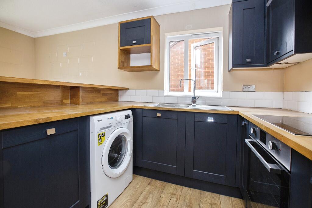 1 bedroom flat for sale in Wrexham Road, London, E3