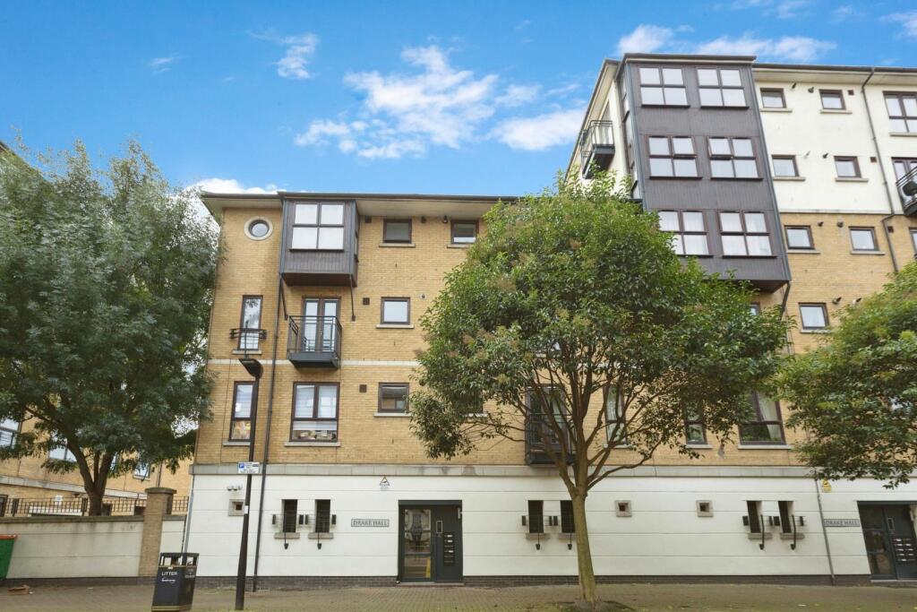 2 bedroom flat for sale in 14 Wesley Avenue, London, E16