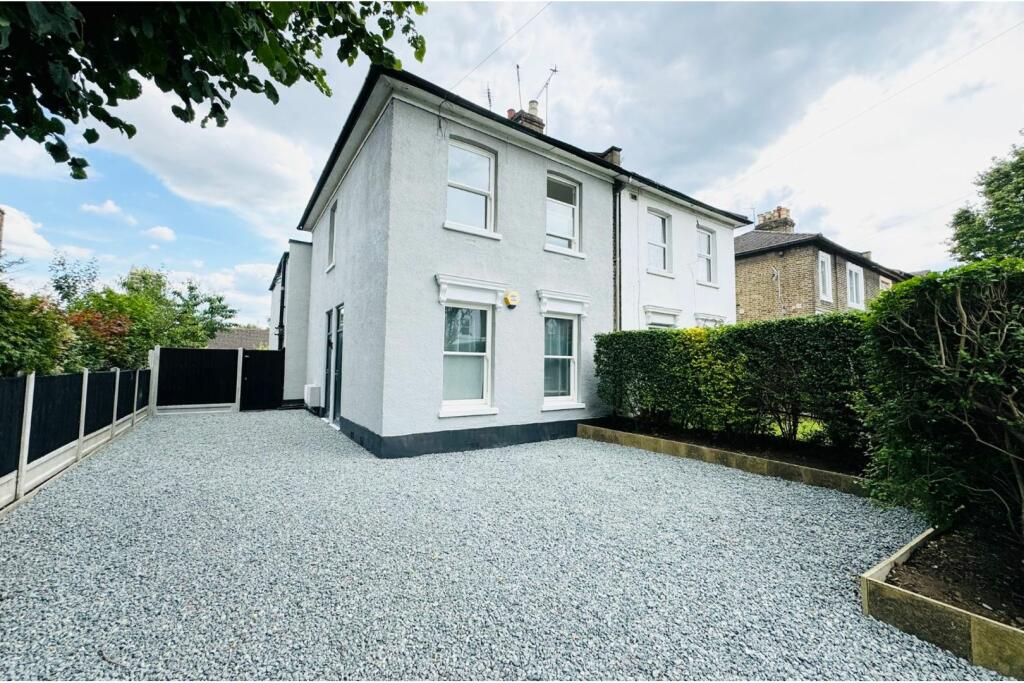 3 bedroom apartment for sale in Chobham Road, London, E15