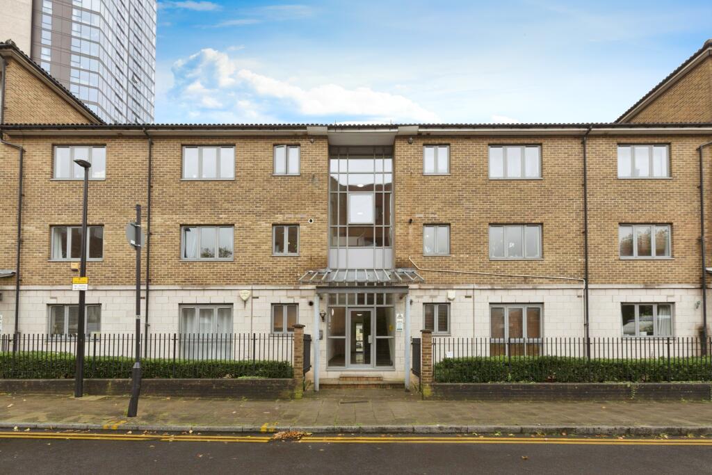 Main image of property: 5 Grenade Street, London, E14