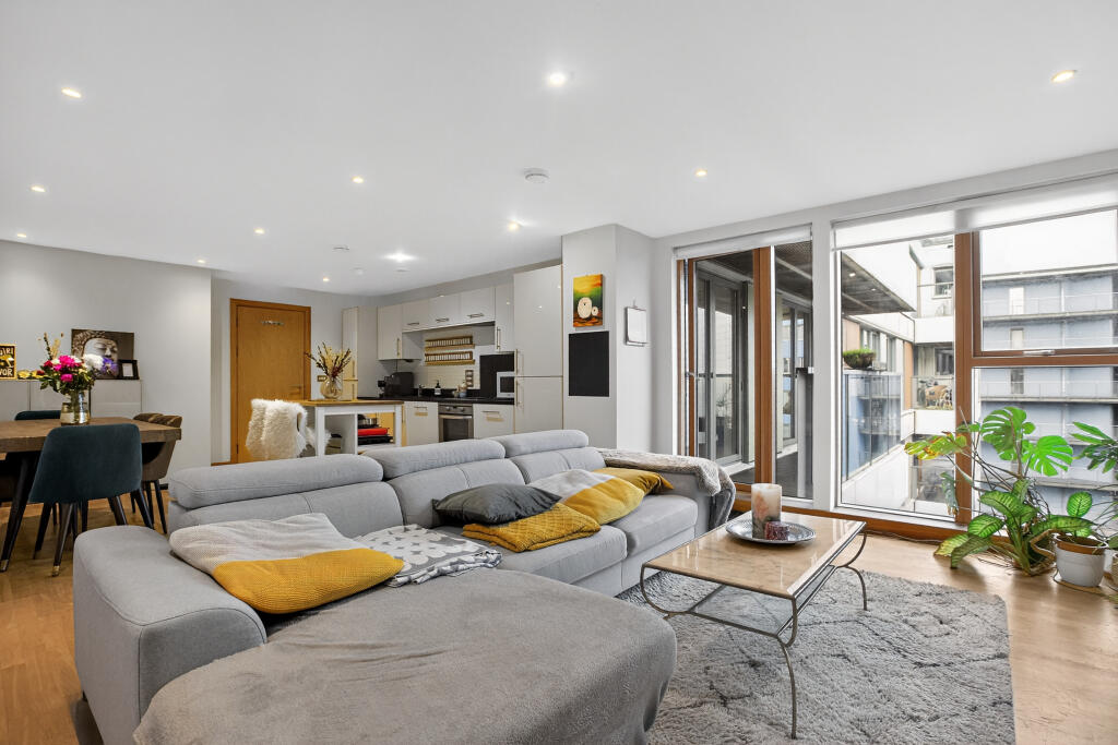 Main image of property: 419 Wick Lane, London, E3