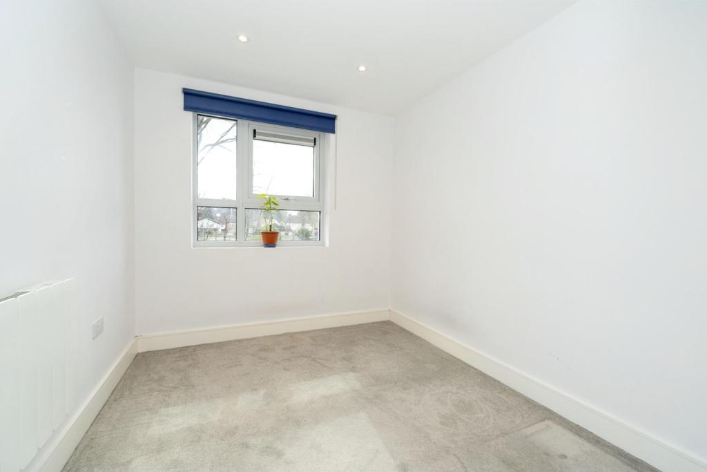 2 bedroom apartment for sale in 74 Maybury Road, Woking, GU21