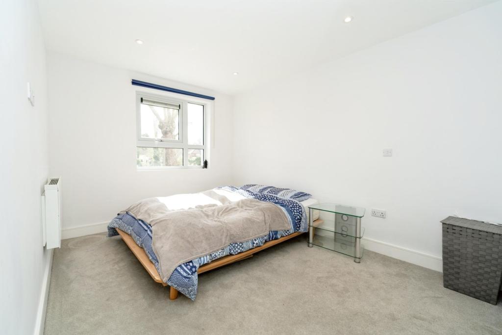 2 bedroom apartment for sale in 74 Maybury Road, Woking, GU21