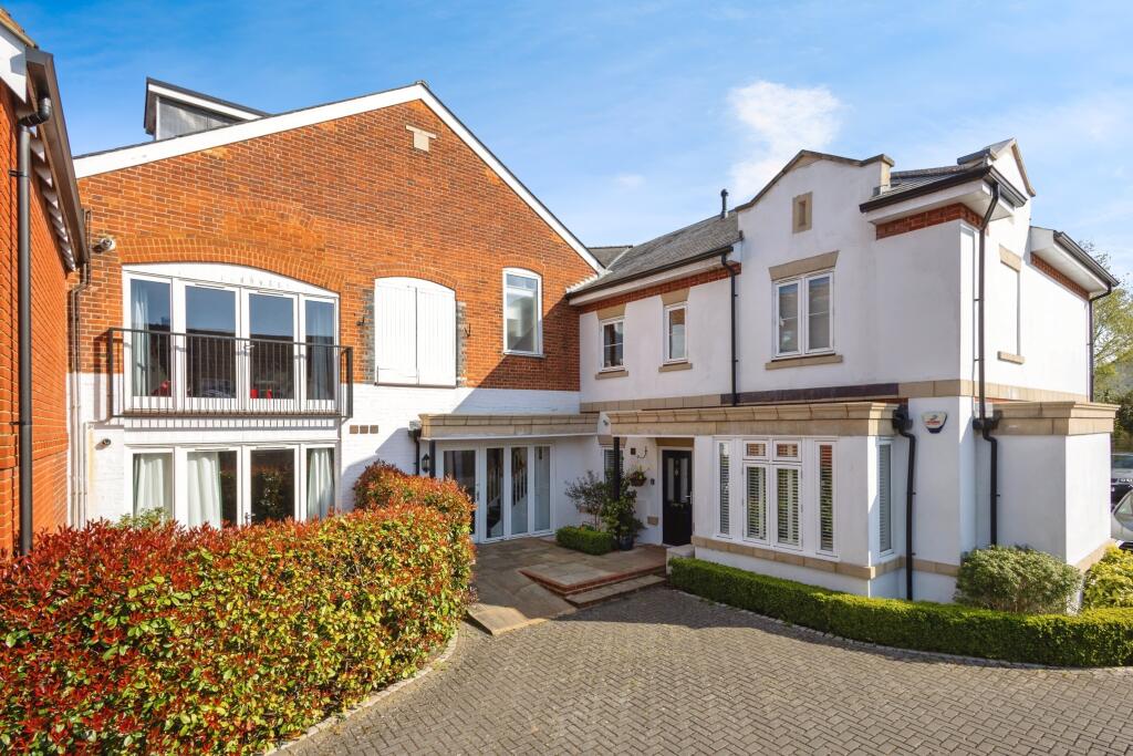 Main image of property: 43 Newark Lane, Ripley, GU23