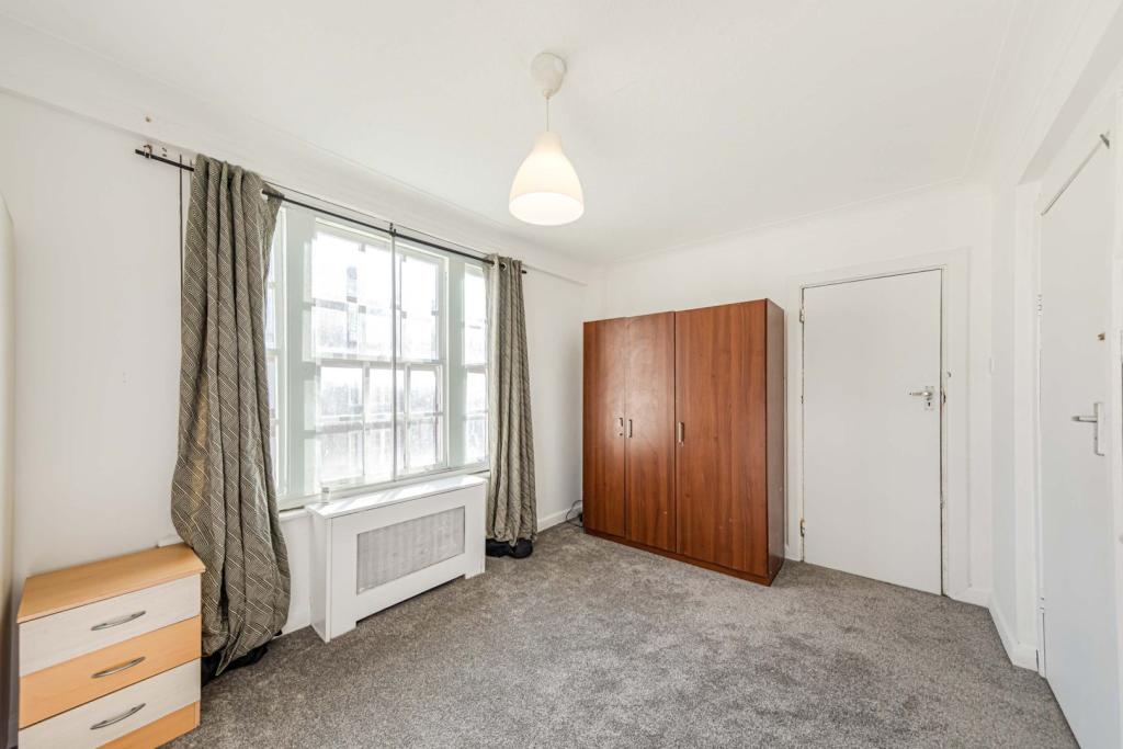 3 bedroom apartment for sale in Edgware Road, London, W2