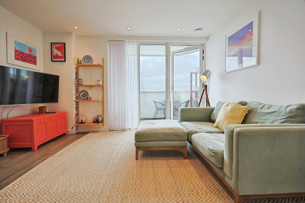 Main image of property: Avenue Road, London, W3