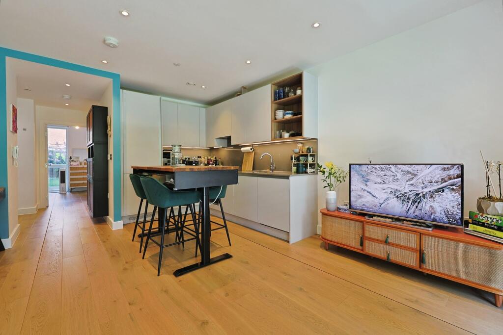 Main image of property: Third Avenue, London, W10