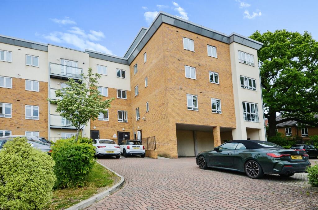 2 bedroom apartment for sale in Todd Close, Borehamwood, WD6