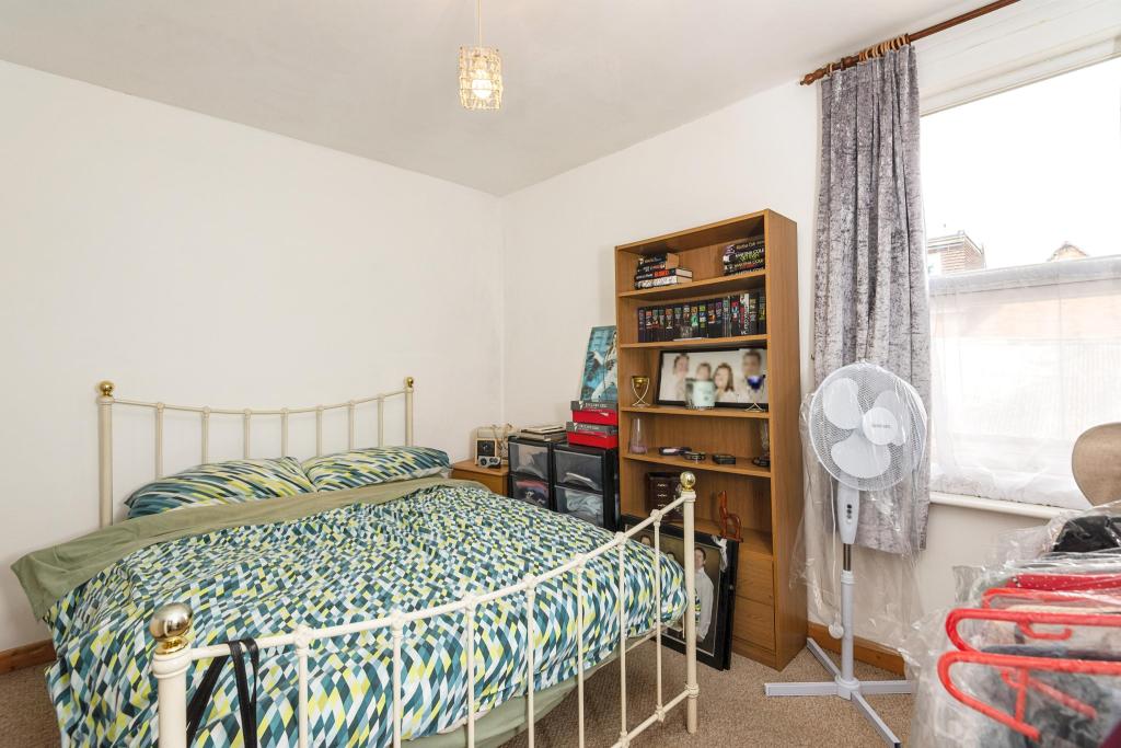 3 bedroom terraced house for sale in St. Kilda Parade, Gloucester, GL1