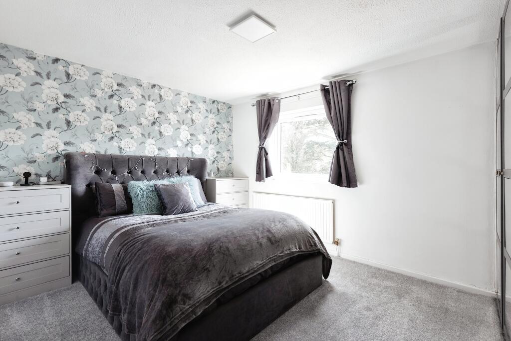 3 bedroom semidetached house for sale in King Close, Cheltenham, GL53