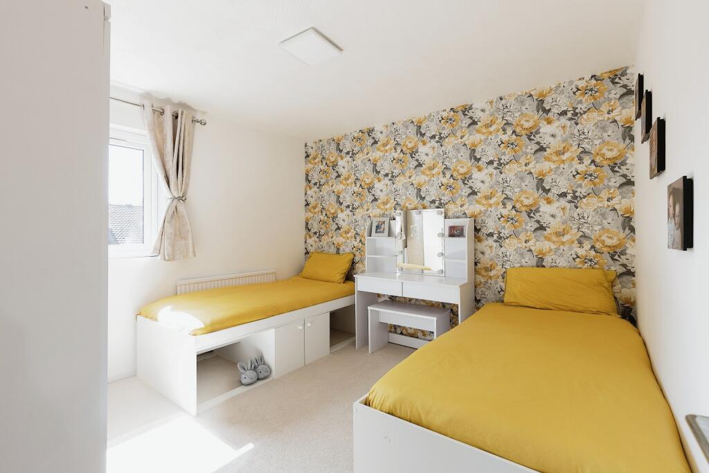 3 bedroom semidetached house for sale in King Close, Cheltenham, GL53