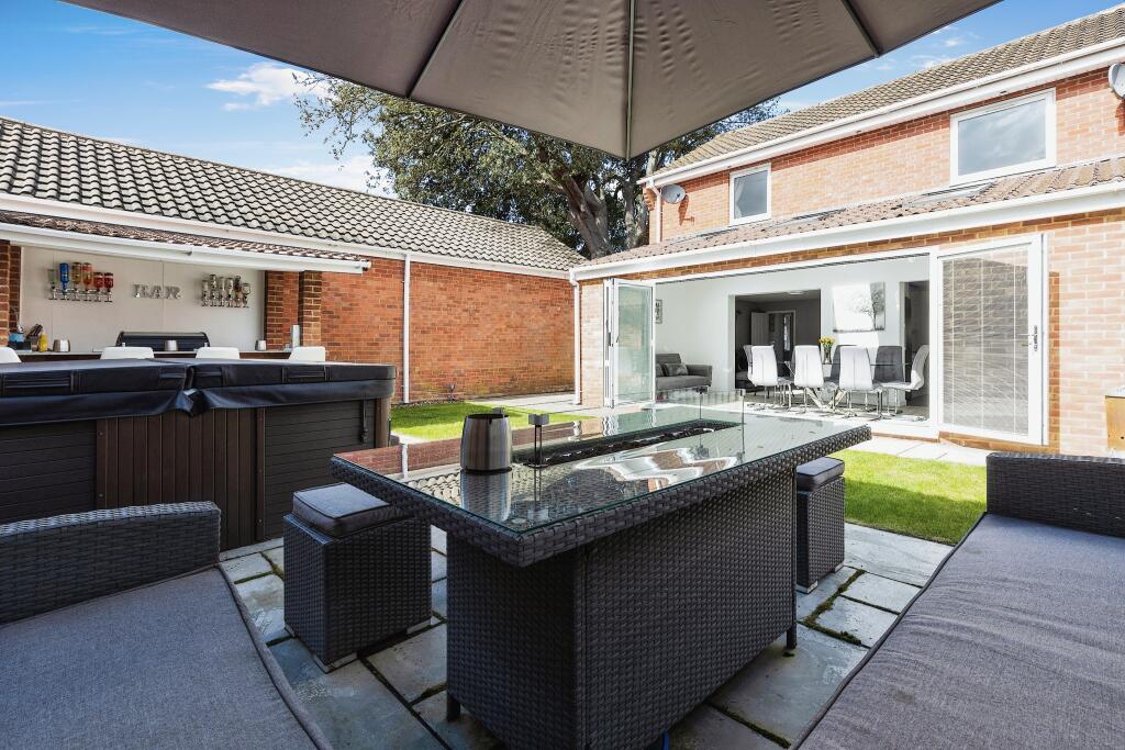 3 bedroom semidetached house for sale in King Close, Cheltenham, GL53