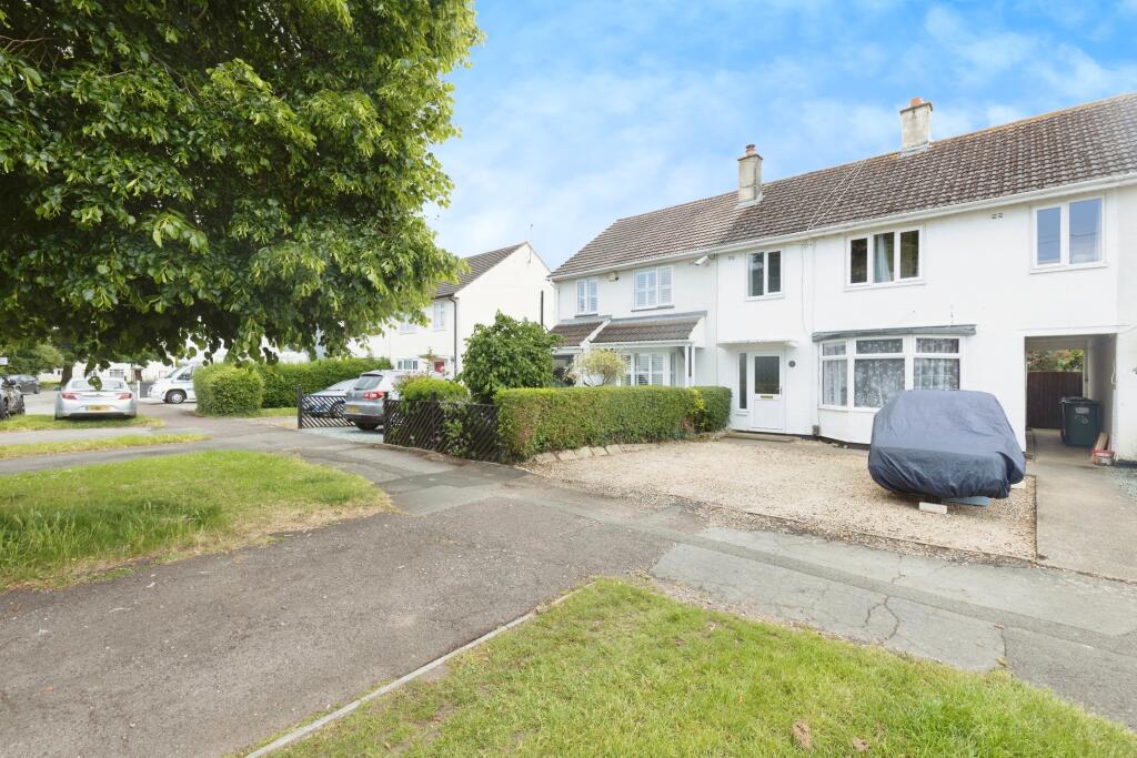 4 bedroom terraced house for sale in Elmleaze, Gloucester, GL2
