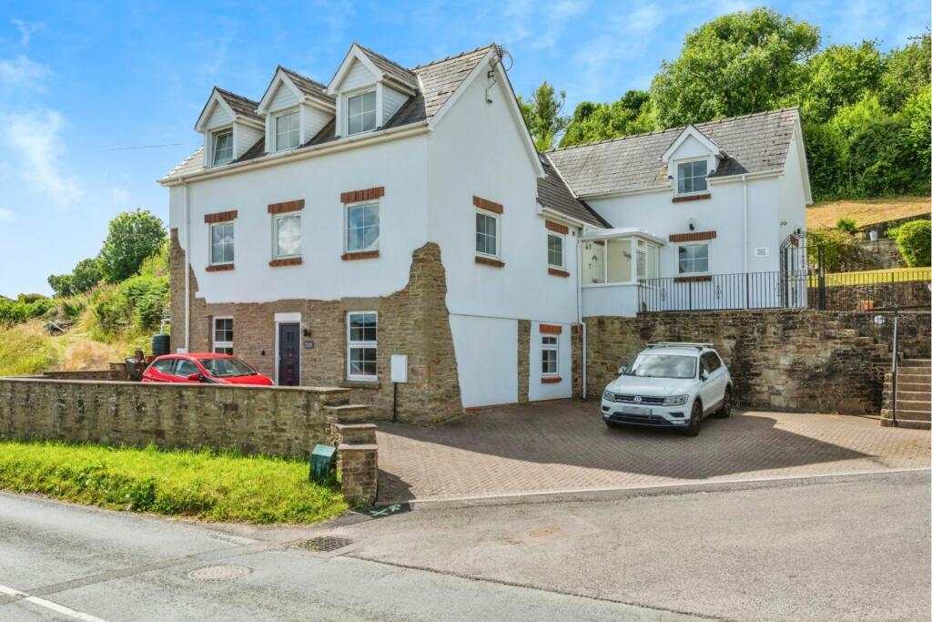 6 bedroom detached house for sale in Morse Road, Drybrook, GL17