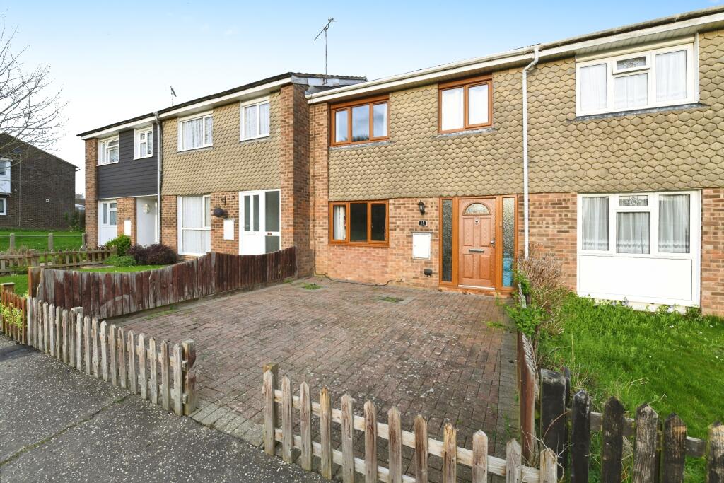 3 bedroom terraced house for sale in Crouch Drive, Witham, CM8