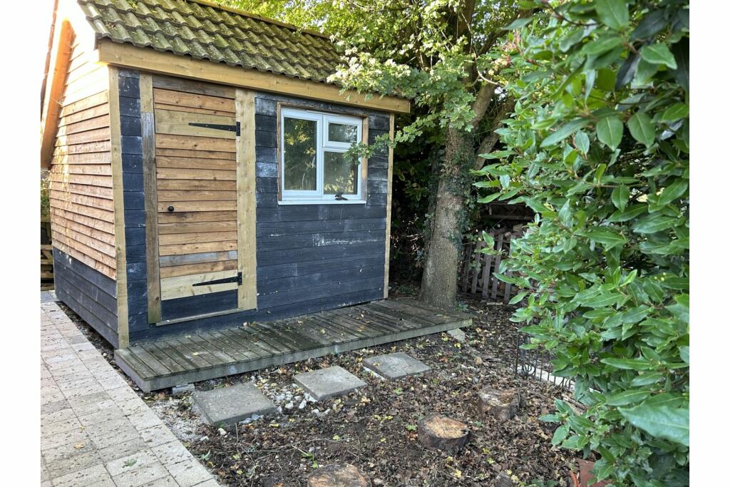 Additional property image - Chignal Road, Chelmsford, CM1