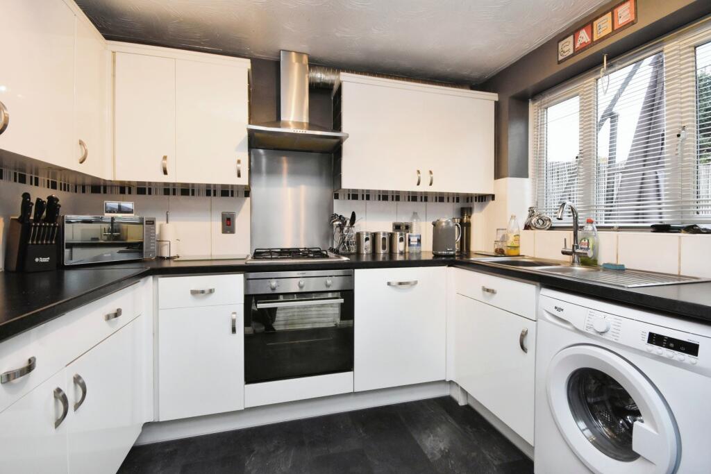 Additional property image - Springfields, Braintree, CM77