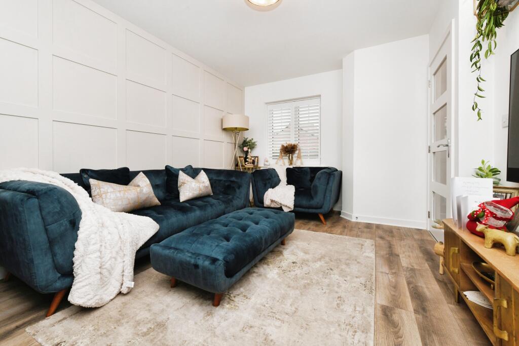 Additional property image - Oak Crescent, Burnham-on-Crouch, CM0