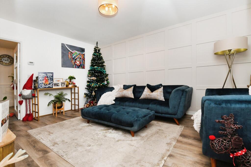 Additional property image - Oak Crescent, Burnham-on-Crouch, CM0
