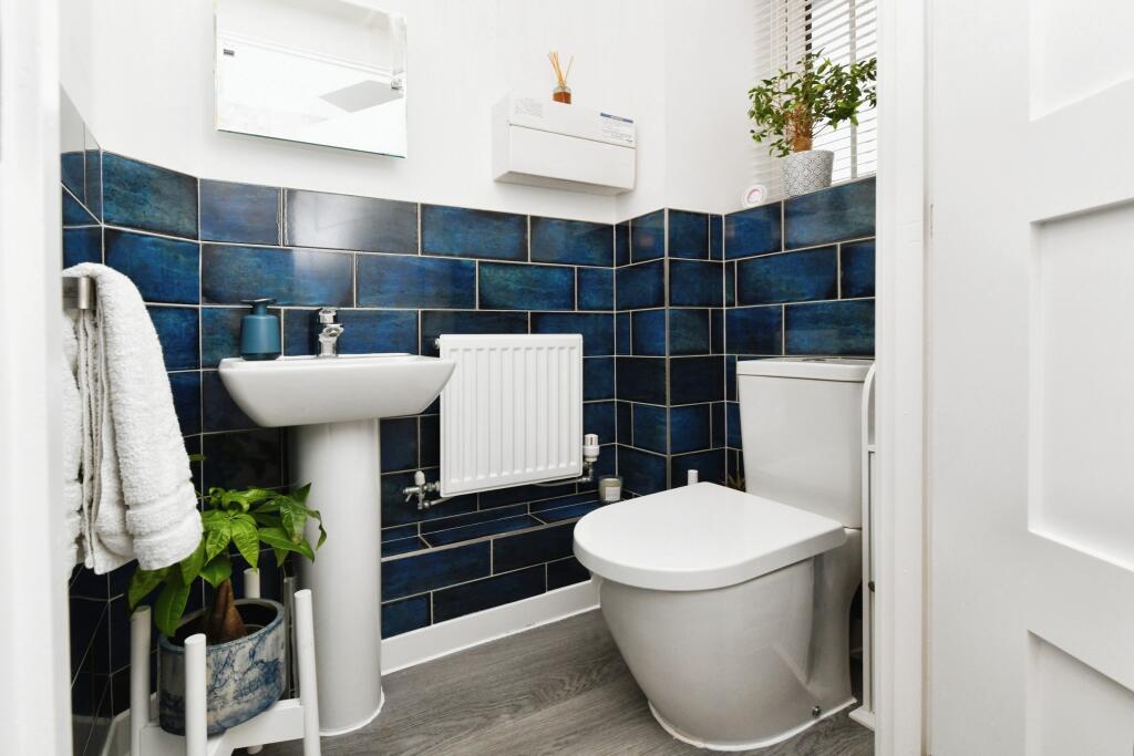 Additional property image - Oak Crescent, Burnham-on-Crouch, CM0
