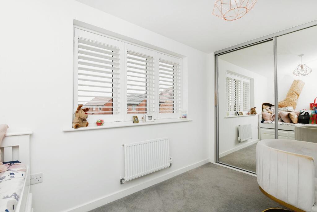 Additional property image - Oak Crescent, Burnham-on-Crouch, CM0