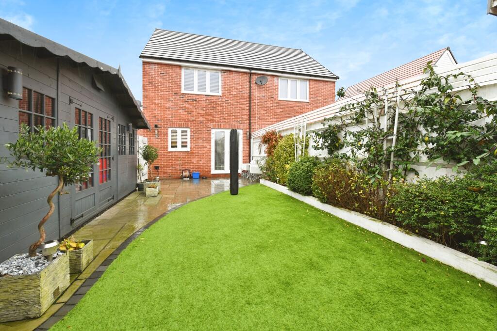 Additional property image - Oak Crescent, Burnham-on-Crouch, CM0