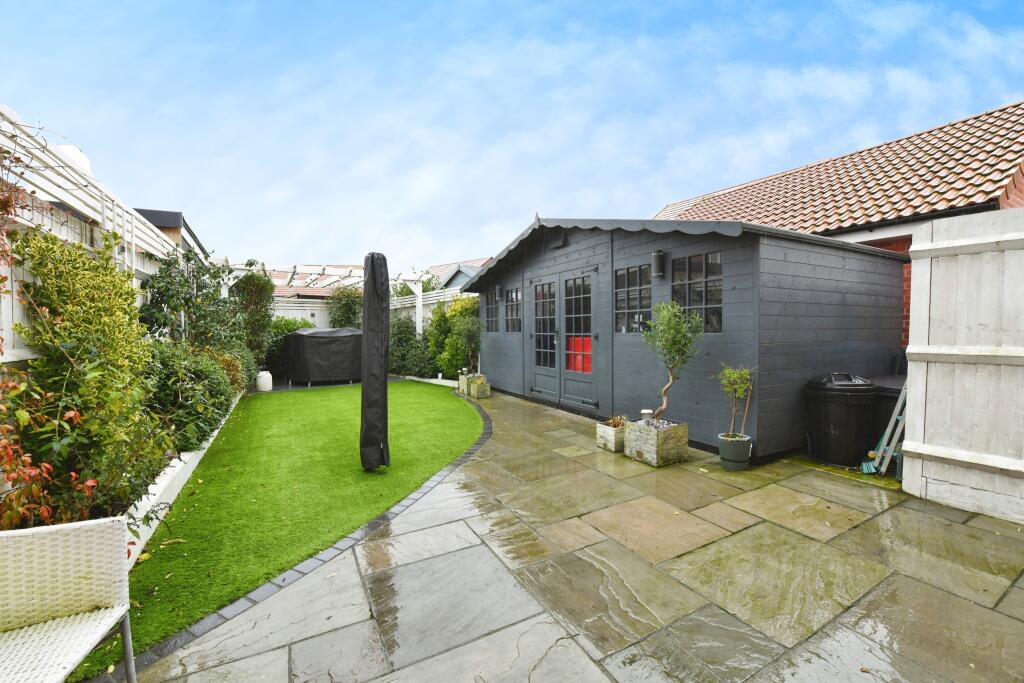 Additional property image - Oak Crescent, Burnham-on-Crouch, CM0