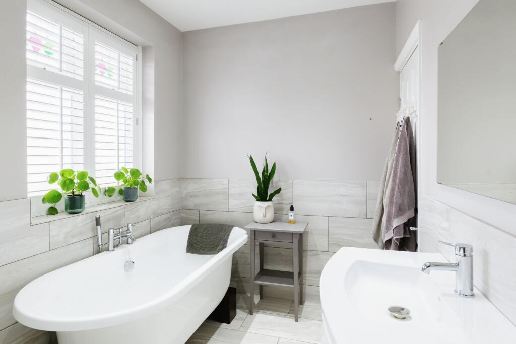 Additional property image - Third Avenue, Chelmsford, CM1