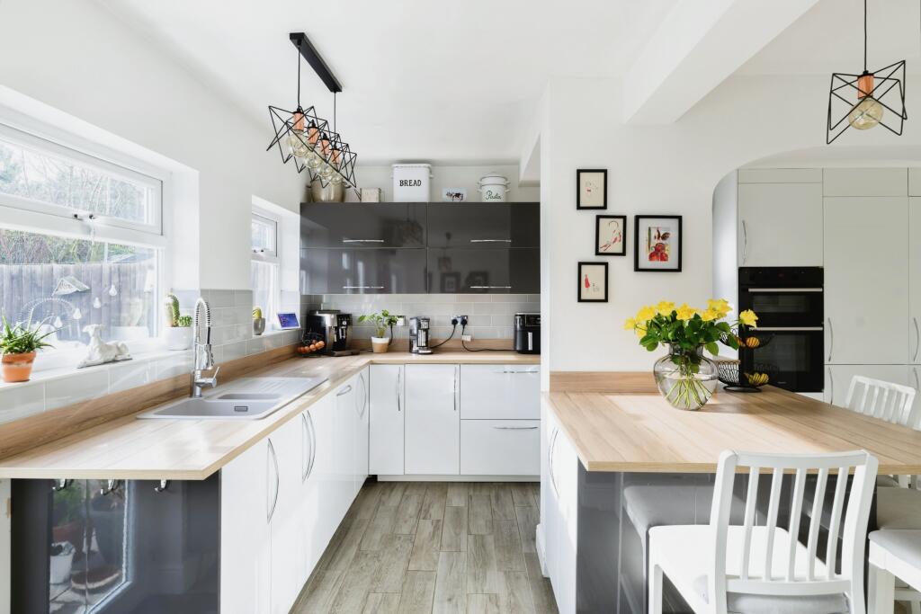 Additional property image - Third Avenue, Chelmsford, CM1