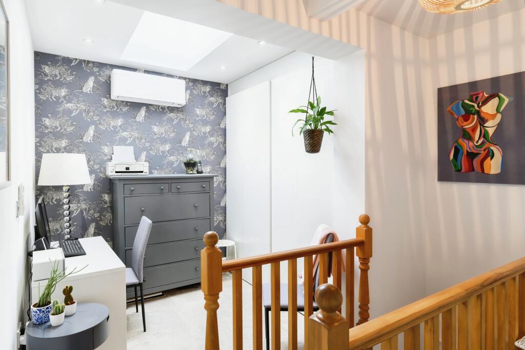 Additional property image - Third Avenue, Chelmsford, CM1