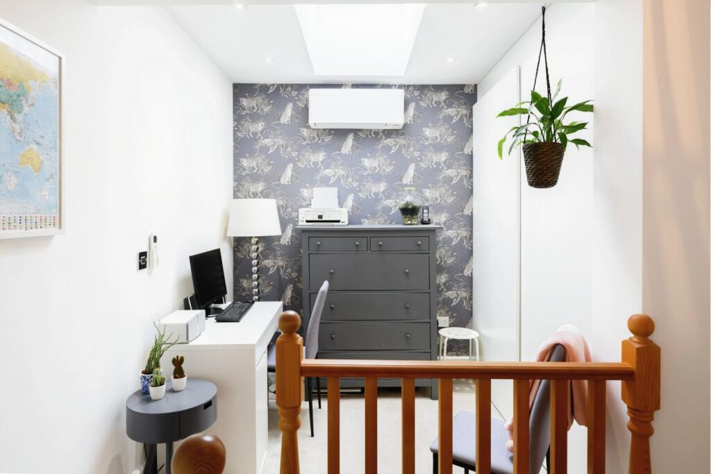 Additional property image - Third Avenue, Chelmsford, CM1