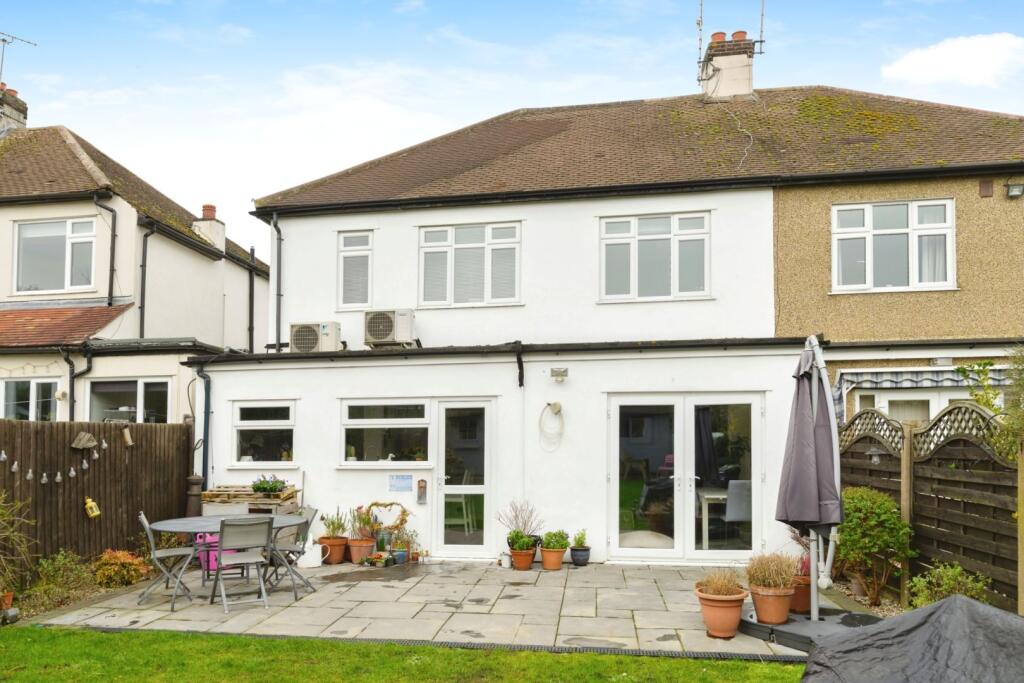 Additional property image - Third Avenue, Chelmsford, CM1
