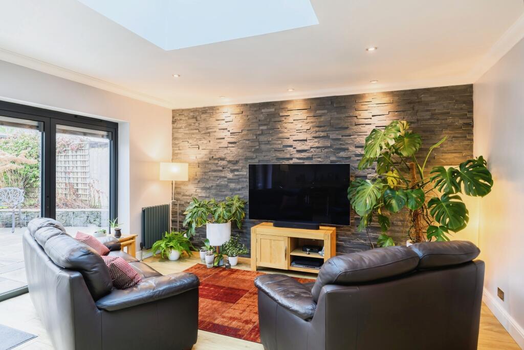 Additional property image - Hillside Grove, Chelmsford, CM2