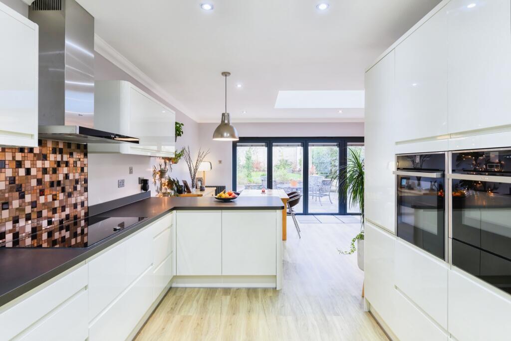 Additional property image - Hillside Grove, Chelmsford, CM2